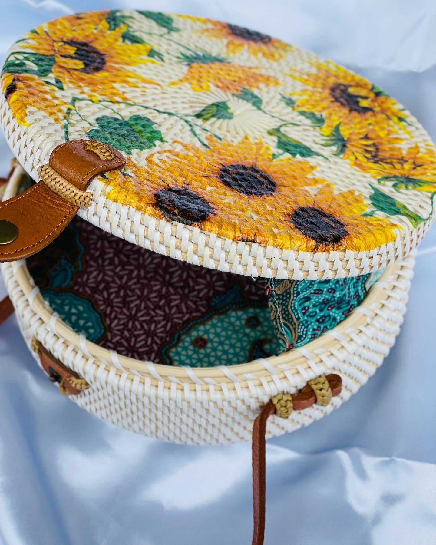 White Rattan - Sunflowers - STRAWBAGS_KE